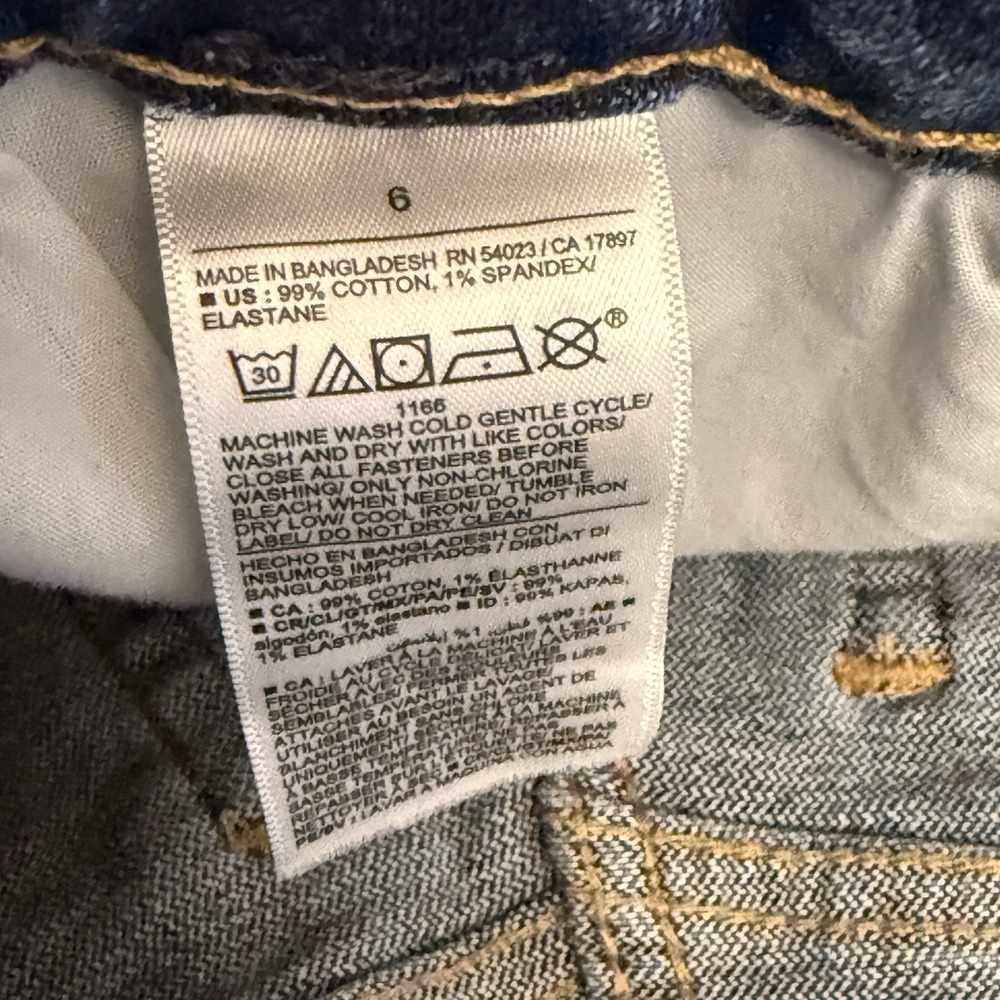 Old Navy Sky Hi A Line Jean Shorts Sz 6 Raw Hem Button Fly 2 Pair Lot Denim Blue - Picture 12 of 15